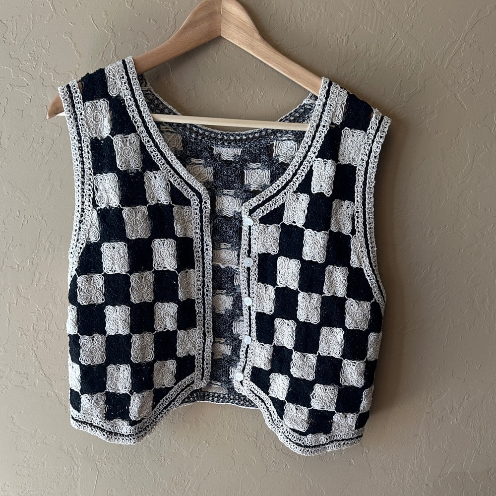 SHEIN Black and White Checkered Beat Top
